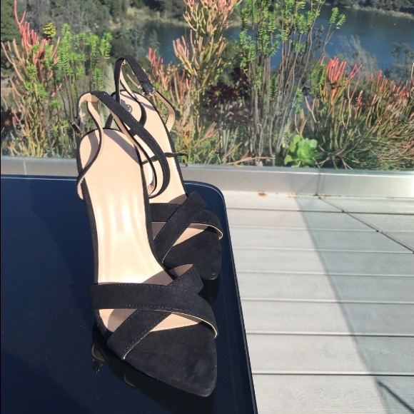 NEW POINTED TOE BLACK HEEL - Picture 8 of 8